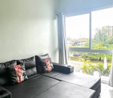 Barrio Ricos y Famosos Apartamento | Modern & convenient condo in Jaco downtown