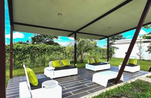 Barrio Ricos y Famosos Apartamento | Modern & convenient condo in Jaco downtown