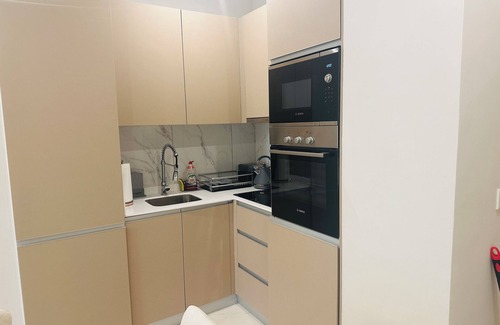 Roman Ridge Apartamento | Modern corporate apartment in brilliant Accra with WiFi, AC, fitness room