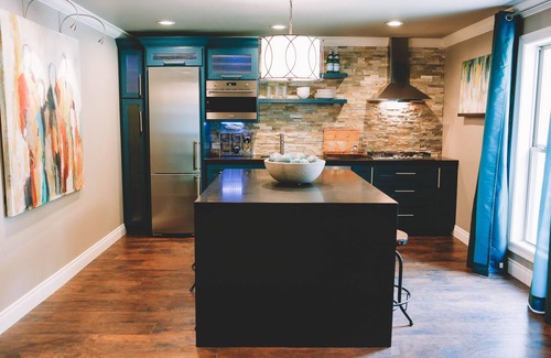 Lake Charles Casa | Hogar corporativo moderno / 406 Peake Street