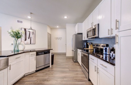 Conroe Apartamento | Modern Corporate Haven