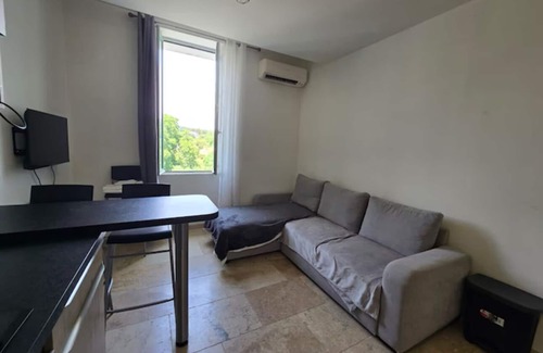 Carces Apartamento | Modern & Cosy cocoon in the heart of Carces