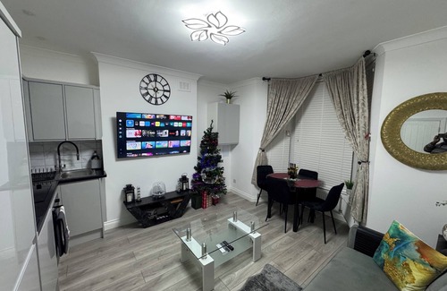 Kensal Green Apartamento | Modern Cosy London 2-Bed Ground Floor Flat Sleeps up to 5
