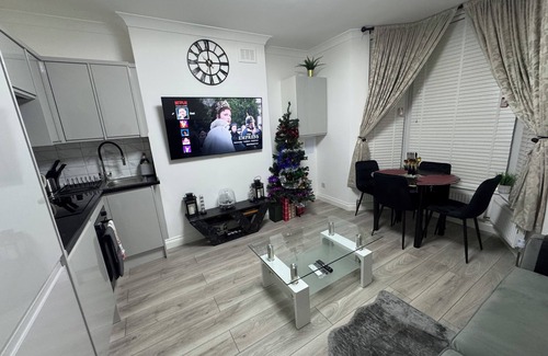 Kensal Green Apartamento | Modern Cosy London 2-Bed Ground Floor Flat Sleeps up to 5