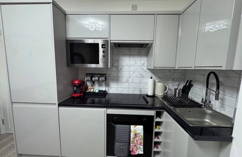 Kensal Green Apartamento | Modern Cosy London 2-Bed Ground Floor Flat Sleeps up to 5