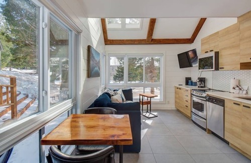 Mont-Tremblant Pedestrian Village Casa | Modern Cottage in the Tremblant Ski Village