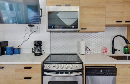 Mont-Tremblant Pedestrian Village Casa | Modern Cottage in the Tremblant Ski Village