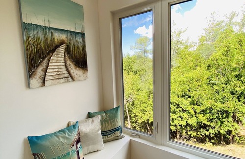 South Bruce Peninsula Casa | Modern cottage in the Bruce Peninsula with amazing sunset views.
