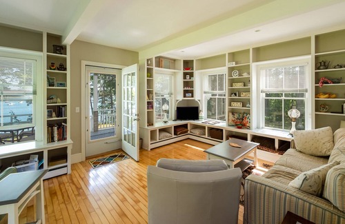 Brunswick Casa | Modern cottage nestled on the eastern shore of Mere Point in Brunswick