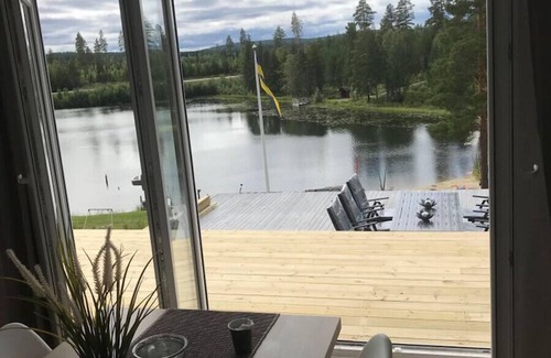Hällfors Casa | Modern cottage with fantastic lakeside location