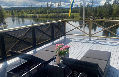 Hällfors Casa | Modern cottage with fantastic lakeside location