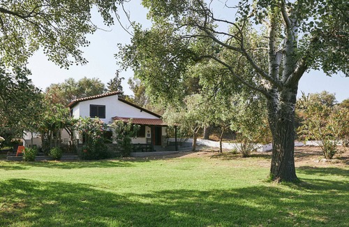 Sithonia Cabaña | Modern cottage with lush gardens and direct beach access