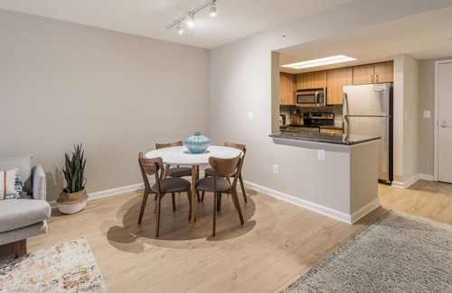 Radnor - Fort Myer Heights Apartamento | Modern Court House 1BR w/ Elevator, near Plaza & Dining, by Blueground