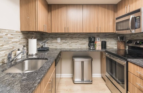 Radnor - Fort Myer Heights Apartamento | Modern Court House 1BR w/ Elevator, near Plaza & Dining, by Blueground