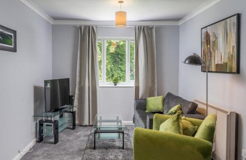 Southgate Apartamento | Modern & Cozy 1BR Apartment in Crawely Easy Access to Gatwick & Town