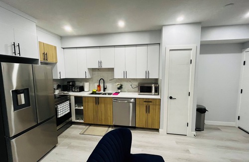 Southeast Calgary Apartamento | Modern & Cozy 2 Bedroom Apartment in Seton, Calgary: Haven Away from Home!