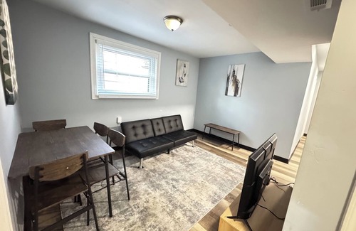 Anacostia Apartamento | Modern Cozy 2BR Apartment in DC