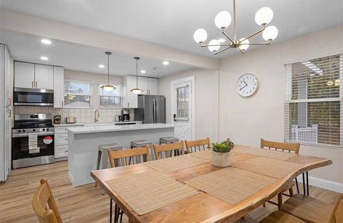 Bakerstown Casa | Modern & Cozy 3 Bdr Home in Gibsonia/Pittsburgh