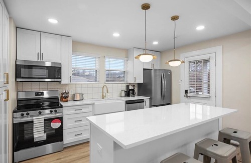 Bakerstown Casa | Modern & Cozy 3 Bdr Home in Gibsonia/Pittsburgh