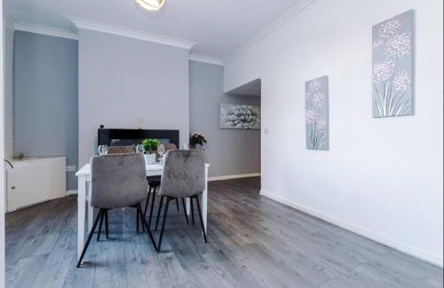 Golborne Apartamento | Modern & Cozy 3BR House - Sleeps 8