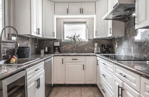 Lake Area Casa | Modern Cozy 4-bedroom house with Pool in Silicon Valley