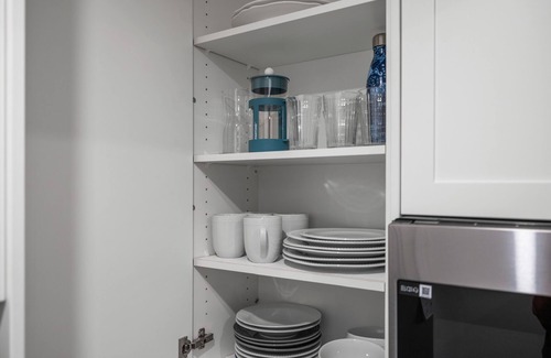 Southwest Edmonton Casa | Modern, Cozy and Central Basement Unit! Close to Everything!!