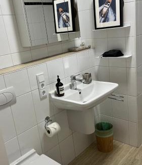Schwabing Apartamento | Modern & Cozy Apartment Münchner Freiheit with Balcony