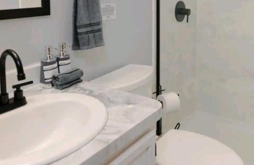 East Stroudsburg Cabina | Modern Cozy Cabin in the Poconos Mountains Bushkill Falls