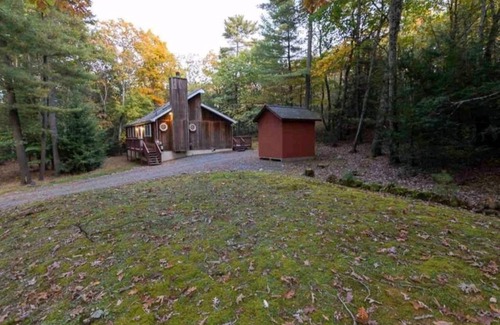 East Stroudsburg Cabina | Modern Cozy Cabin in the Poconos Mountains Bushkill Falls