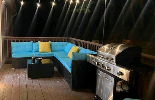 East Stroudsburg Cabina | Modern Cozy Cabin in the Poconos Mountains Bushkill Falls
