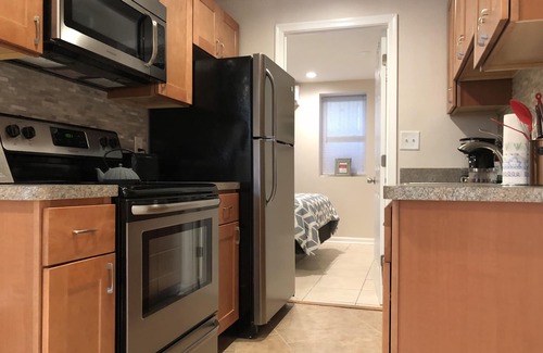 H Street Corridor Casa | NUEVO listado: moderno y acogedor Capitol Hill / H Street 1 dormitorio sótano apto