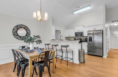 Pooler Casa | Modern Cozy Chic Escape