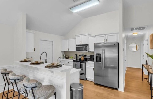 Pooler Casa | Modern Cozy Chic Escape