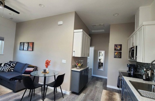 Eugene Apartamento | Modern Cozy Furnished Retreat in Fabulous Eugene