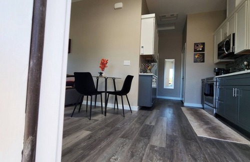 Eugene Apartamento | Modern Cozy Furnished Retreat in Fabulous Eugene