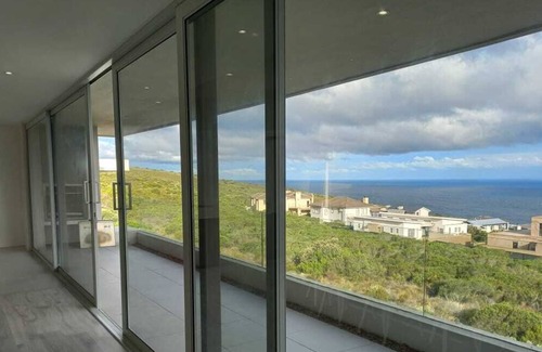 Pinnacle Point Casa | Modern, cozy house located in award winning golf estate with wood-fired hot tubs