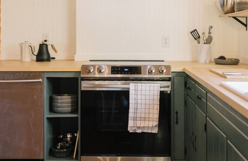 La Pine Cabina | Modern-Cozy LOG CABIN near La Pine state park