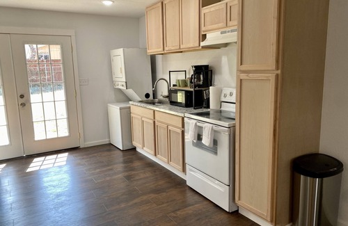 West Arlington Casa | Modern/ Cozy Residential Home- Near Arlington Entertainment