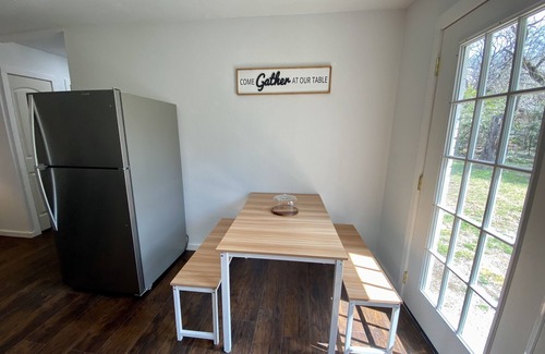 West Arlington Casa | Modern/ Cozy Residential Home- Near Arlington Entertainment
