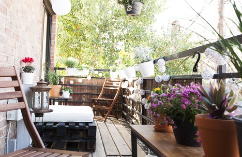 Judge's Hill Apartamento | ★ Moderno, CozyCouple's Getaway w / Relaxing Patio!