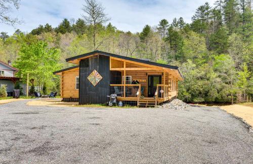 Murphy Casa | Modern Creek-Front Cabin with Deck and Views in Murphy