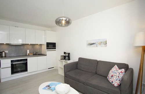 Gross Zicker Apartamento | Modern vacation apartment with private terrace - Haus Inselwind FeWo MEERstille