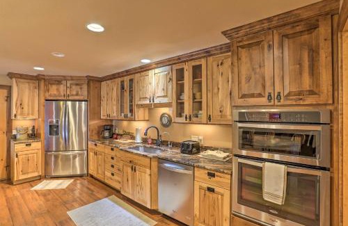 Deadwood Apartamento | Modern Deadwood Apt with Mountain Views and Grill!