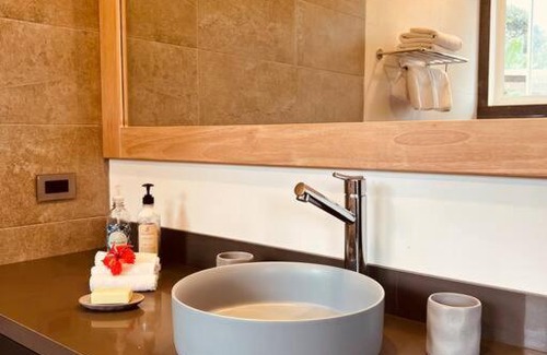 Puerto Ayora Villa | Modern Deluxe Villa in Galápagos