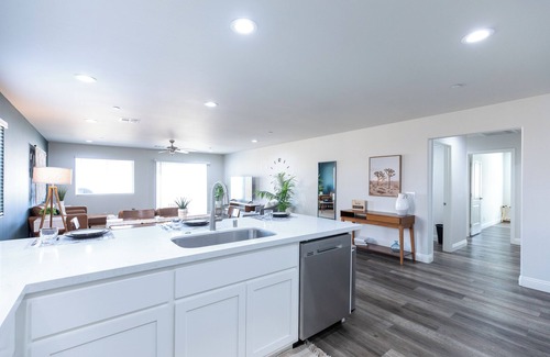Ridgecrest Casa | Modern Desert Escape + EV Charging!