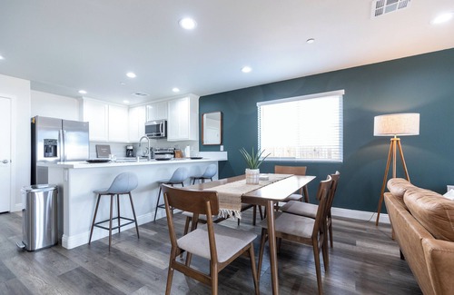 Ridgecrest Casa | Modern Desert Escape + EV Charging!