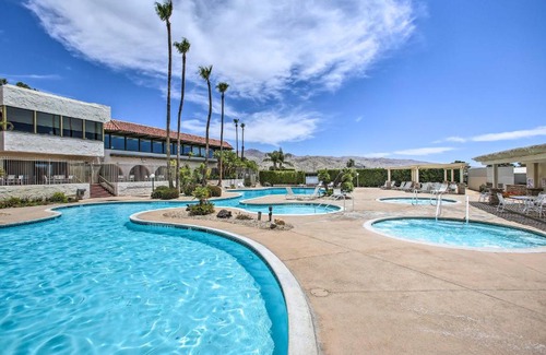 Desert Hot Springs Apartamento | Modern Desert Hot Springs Condo with Pool Access!