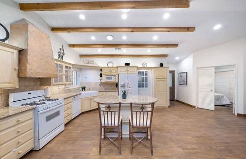 Bermuda Dunes Casa | Modern Desert Home with Gorgeous Mountain Views