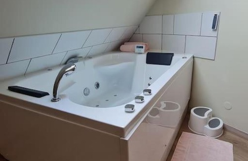 Saint-Die Apartamento | Modern Design & SPA
