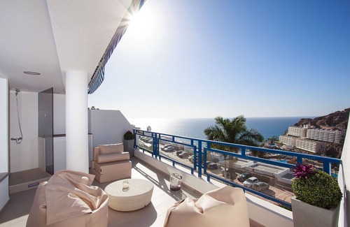 Taurito Apartamento | ¡Apartamento de diseño moderno con gran terraza y vistas al mar!